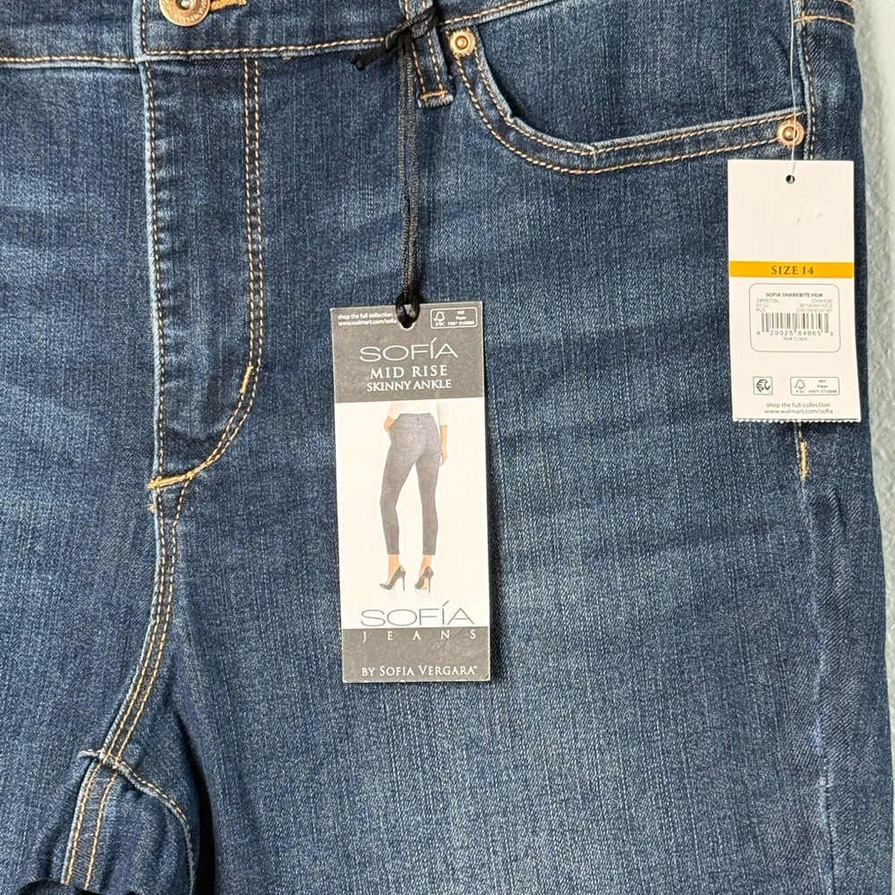 Sofia by Sofia Vergara Sharkbite Hem Ankle Jeans … - image 6